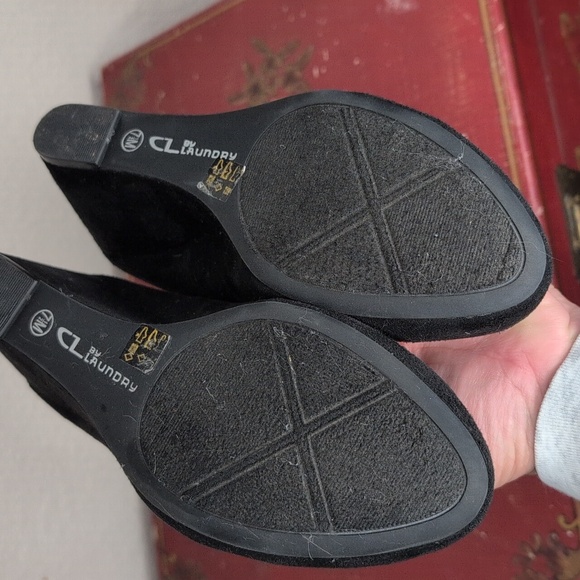 Chinese Laundry black suede wedge heel - Picture 4 of 6